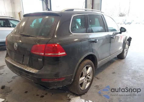 2011 Volkswagen Touareg Vr6 Lux z USA, uszkodzony, nr VIN WVGFF9BP2BD006316